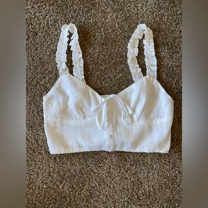 White princess polly top. Just downsizing my closet, it’s in good condition.